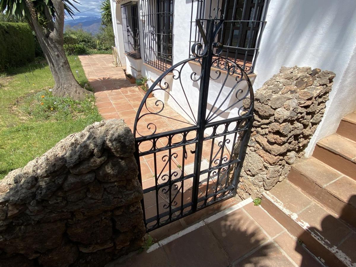 Terraced House In The Mountains With Fantastic View Villa Málaga Buitenkant foto
